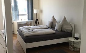 Apartment 6, Og 3